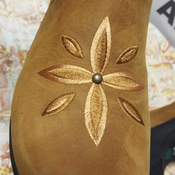 Women's Ariat LIKE NEW leather mules 9.5 - Picture 9 of 10